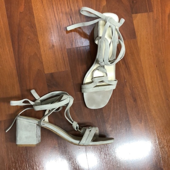 RAYE Jacob Gray Suede Square Toe Wrap Ankle Sandals 6.5 - Picture 2 of 8